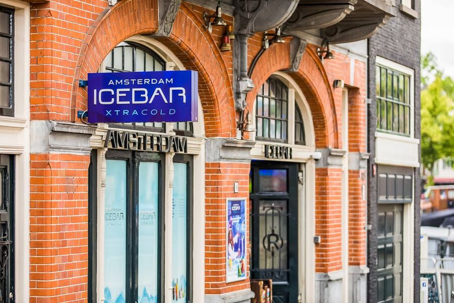Amsterdam: Icebar Entry Ticket with 3 Drinks - The warm lounge, then the snap into minus 10 C