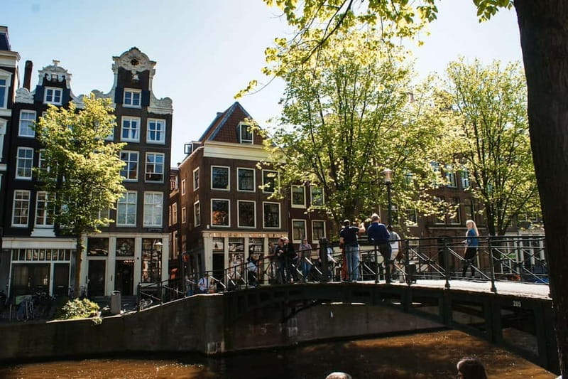 Amsterdam: Iconic Canals & Historic Sights Walking Tour - Price and Timing: Why $4.71 for 2 Hours Can Be Real Value