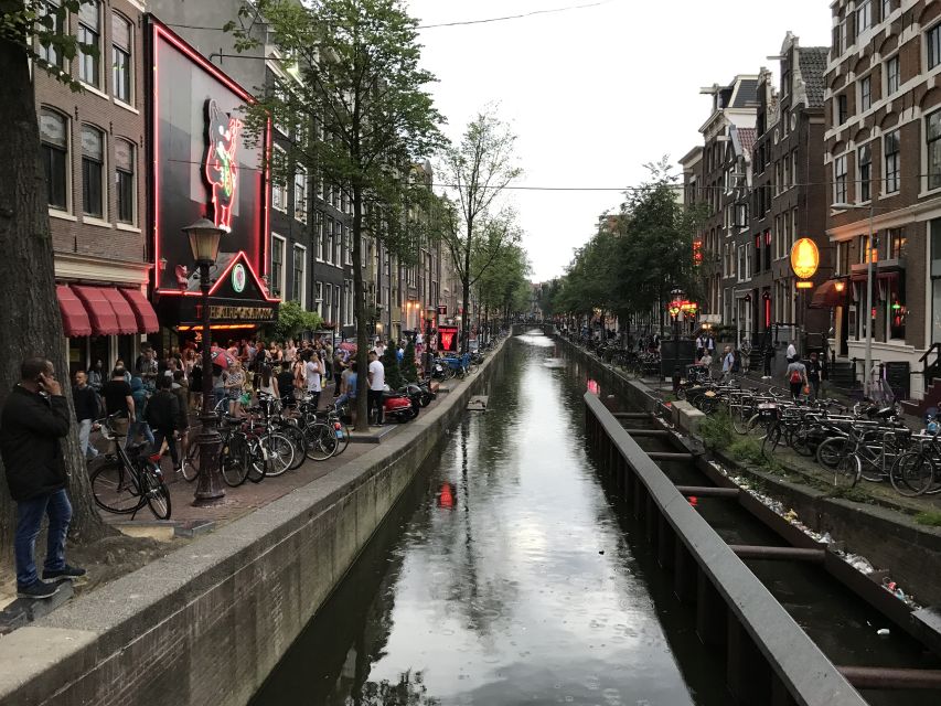 Amsterdam: Introduction walking tour - Old Town highlights: Old Church, The Waag, Chinatown, and the smallest house