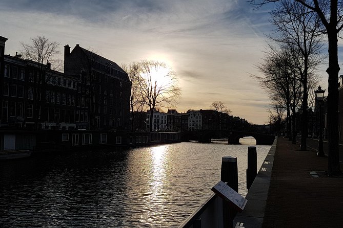 Amsterdam Jewish Quarter Private Tour - Auschwitz Monument: a short, serious anchor