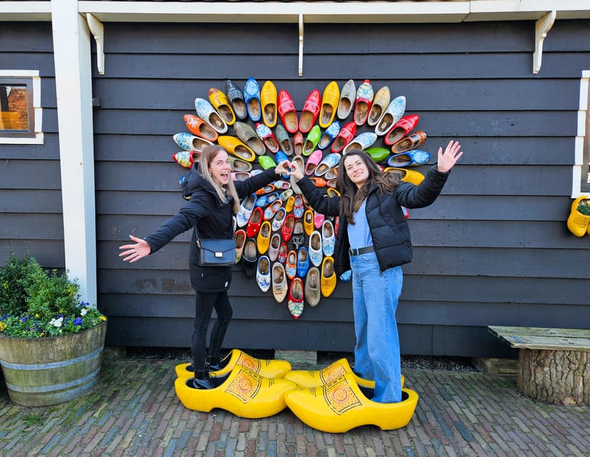 Amsterdam: Keukenhof and Zaanse Schans Live Guided Day Tour - Amsterdam Central to Keukenhof: Let the Bus Handle the Jump