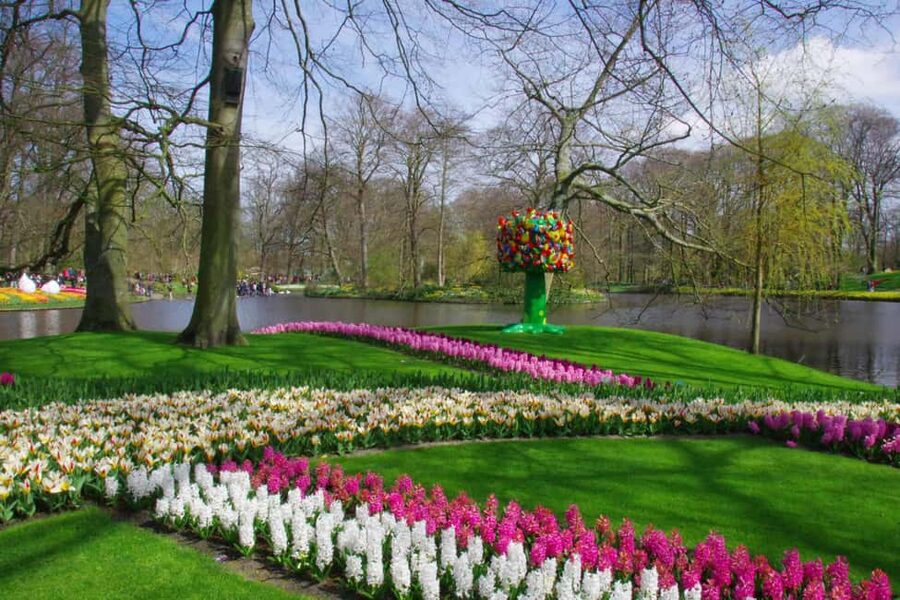 Amsterdam: Keukenhof Gardens Guided Tour Spanish and English - Price and Value: Is $69 a Good Deal?