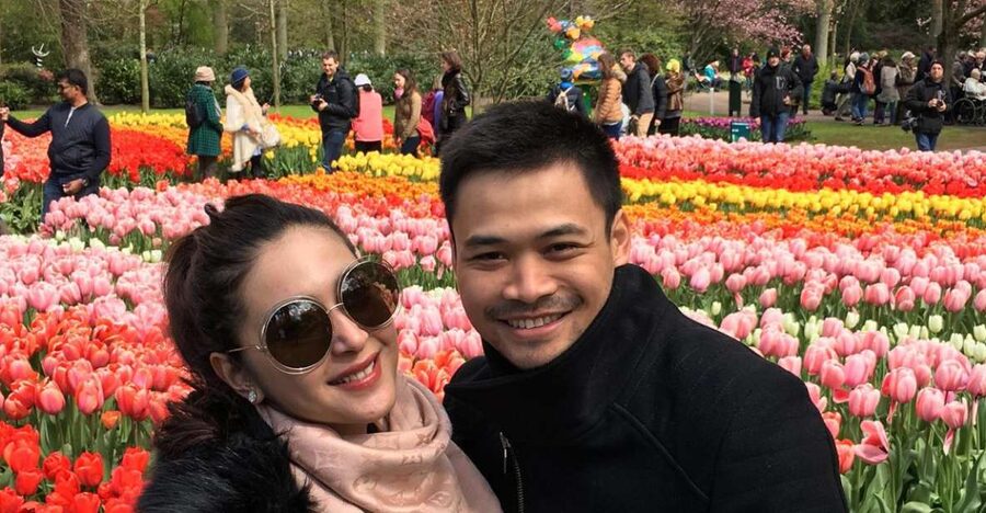 Amsterdam: Keukenhof Tulip Garden and Giethoorn Experience - Keukenhof Gardens: how 3.5 hours plays in real life