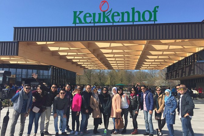 Amsterdam: Keukenhof Tulip Gardens and Giethoorn with Boat Tour - Giethoorn on Foot: Bridges, Man-Made Islands, and Peace