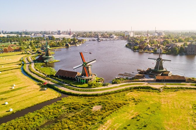 Amsterdam: Keukenhof, Zaanse Schans & Volendam Tour - One day that strings together Dutch icons