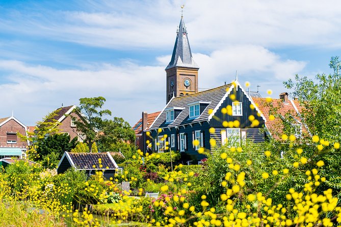 Amsterdam: Keukenhof, Zaanse Schans & Volendam Tour - Volendam and Marken: the 30-minute boat ride that changes the pace