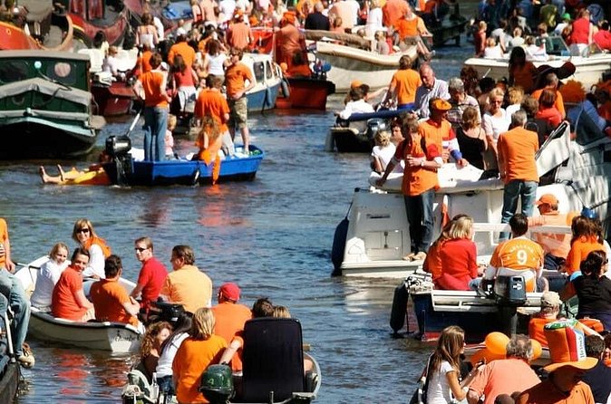 Amsterdam: Kingsday Party Cruise including Drinks - Sailing Past the Former VOC Ship for a Standout View