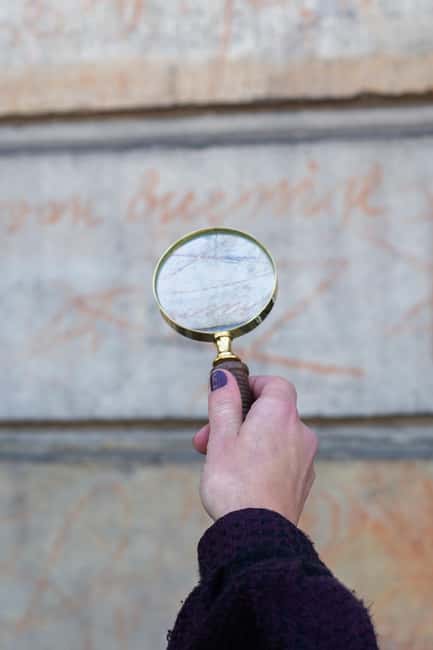 Amsterdam Legends & History Walking Tour with Local Guide - Begijnhof Stop: The Rituals and the Grave That Stay With You