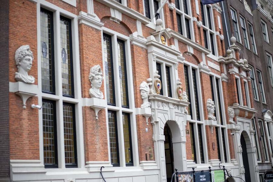 Amsterdam Legends & History Walking Tour with Local Guide - Rokin, Dam Square, and Torensluis Bridge: When the Stories Get Tied to Power and Daily Life