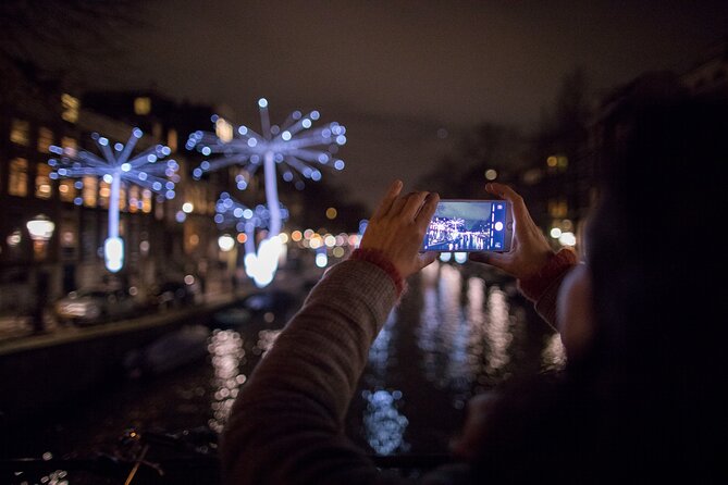 Amsterdam Light Festival: Canal Cruise + Bite & Unlimited Drinks - Prins Hendrikkade boarding: easy to find, but don’t rush it