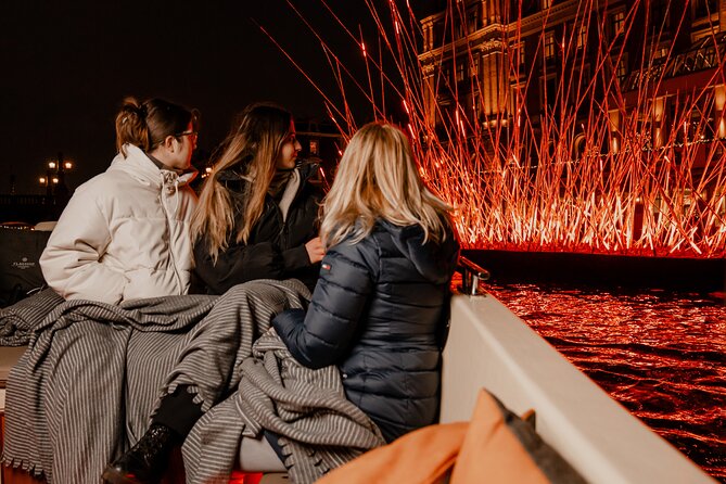 Amsterdam Light Festival: Canal Cruise + Bite & Unlimited Drinks - The bite and unlimited drinks upgrade: value depends on your plan
