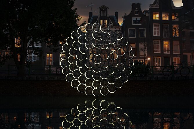 Amsterdam Light Festival Canal Cruise + Unlimited Drinks Option - Photo moments during the slow canal stretches