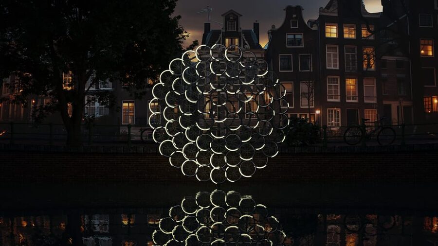 Amsterdam: Light Festival Canal Cruise w/Snack and Hot Drink - Getting on board at Amsterdam Central Station without wasting time