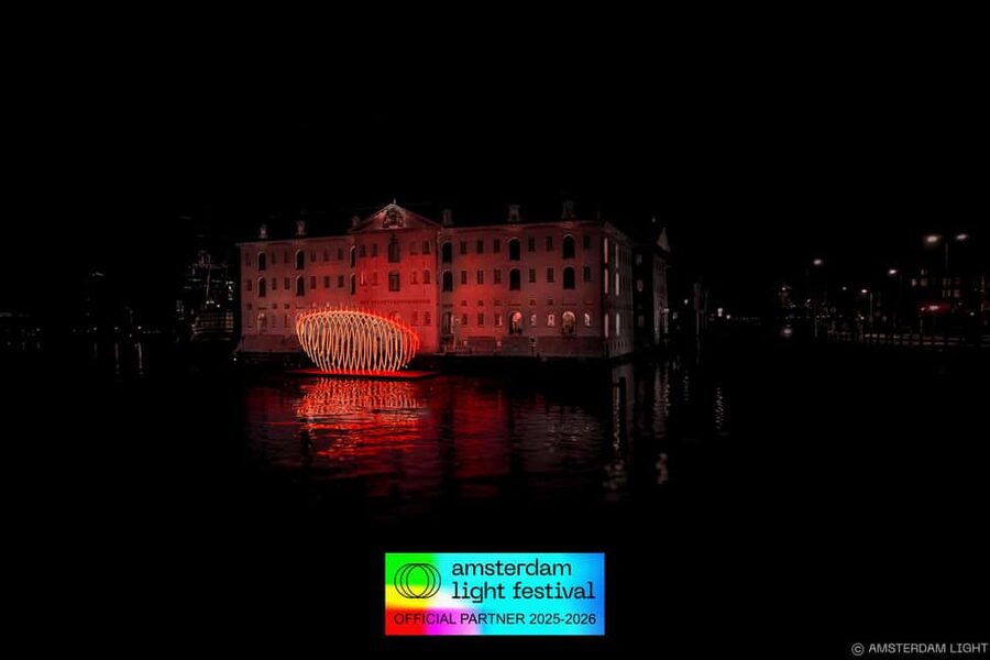Amsterdam: Light Festival Cruise + Stroopwafel & Hot Choco - Who should book this, and who might skip it