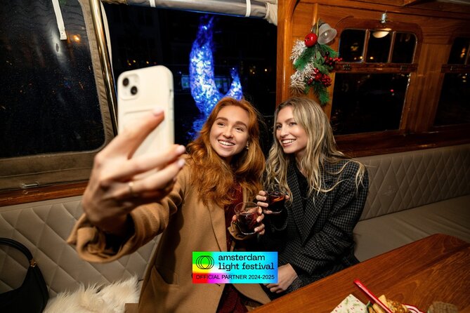 Amsterdam Light Festival: Heated Boat Cruise + Hot Drinks & Bite - The 75-minute festival canal cruise: what you actually see