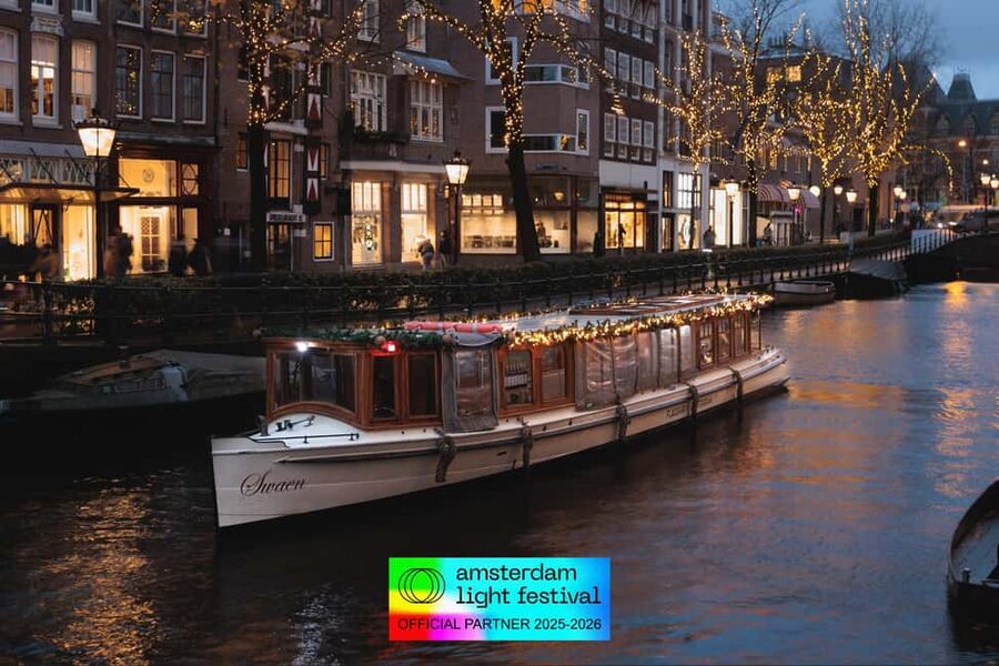 Amsterdam: Light Festival Heated Cruise + Hot Choco + Snack - Price and value: what $31 buys you, and what the upgrade adds
