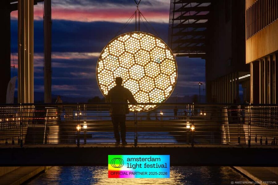 Amsterdam: Light Festival Heated Cruise + Unl Drinks & Snack - Who this cruise suits best, and who might skip it