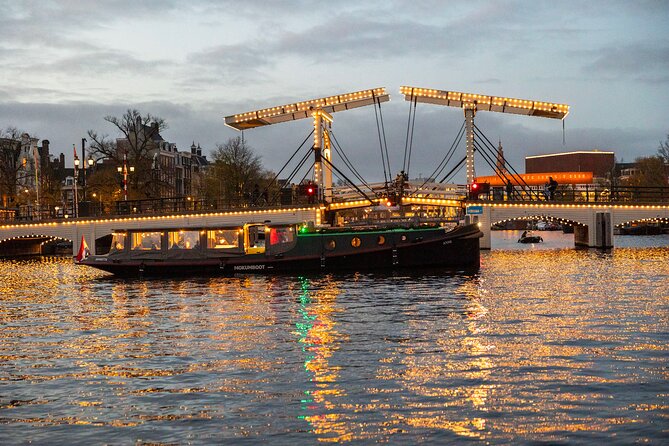 Amsterdam: Light Festival Open Boat - Unl. Drinks Option - Electric open-boat comfort for Amsterdam Light Festival nights