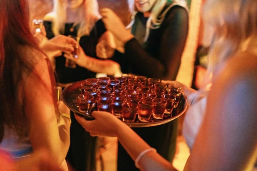 Amsterdam: Ludwig's Queer Pub Crawl with Club Entry - Amsterdam at night, without the guesswork