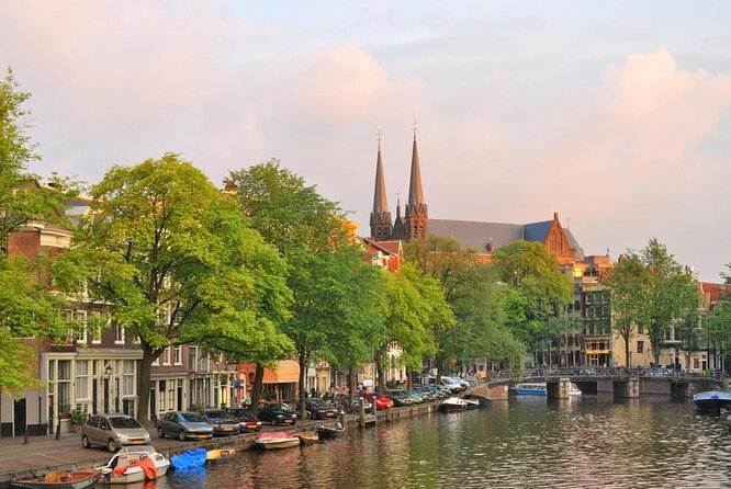 Amsterdam Luxury Canal Cruise + Unlimited Drinks & Bites option - Quick hits before you go