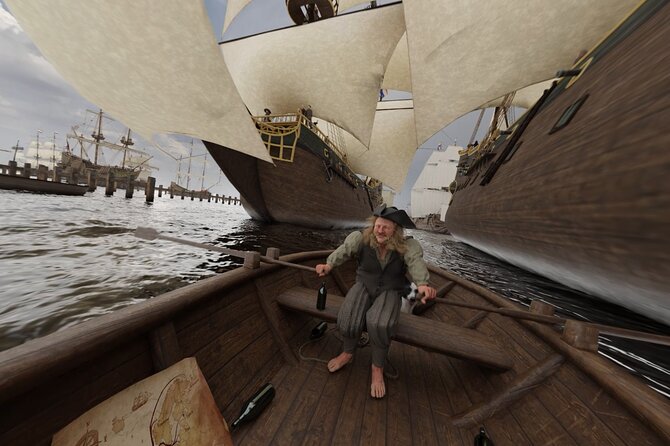 Amsterdam: Luxury Canal Cruise with Historic VR Experience - Who this tour is best for, and who might want to skip it