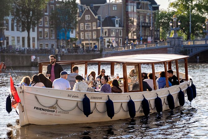 Amsterdam: Luxury Light Festival Cruise Unlimited Drinks Included - A canal cruise that keeps you warm (and seeing everything)