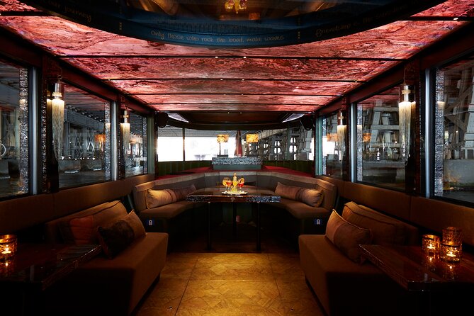 Amsterdam: Luxury Light Festival Cruise Unlimited Drinks Included - Drinks, snacks, and the hot cup strategy