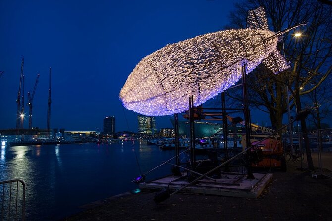 Amsterdam: Luxury Light Festival Cruise Unlimited Drinks Included - Onboard crew storytelling: what to listen for