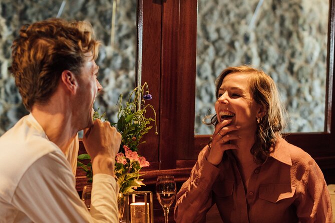 Amsterdam: Luxury Saloon Boat Cruise with Cocktails & Waffle - Drinks and snacks: how to get value from unlimited pours