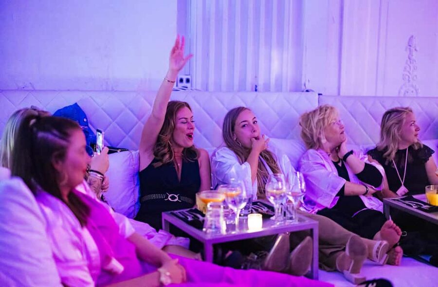Amsterdam: Midnight Masquerade Dinner Show - Supper Restaurant seating and atmosphere: beds, warmth, and comfort