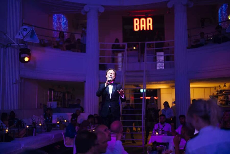 Amsterdam: Midnight Masquerade Dinner Show - A smart way to plan your Midnight Masquerade night