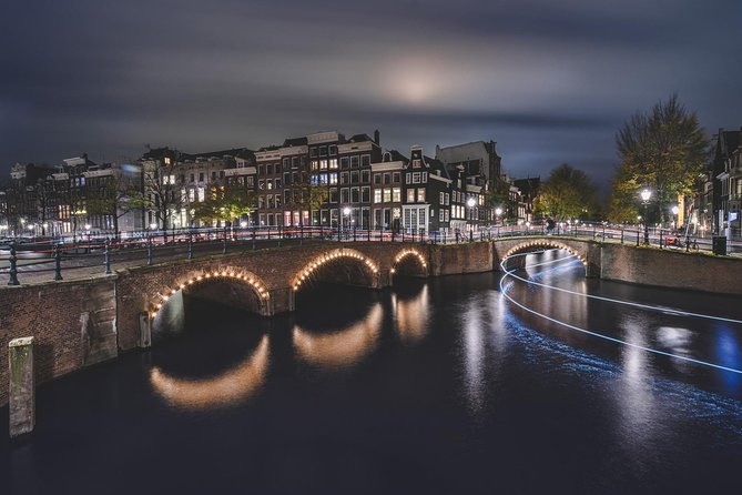 Amsterdam Night Photography Workshop with a Professional - Red Light District at Night: Turning Bright Lights Into Good Photos