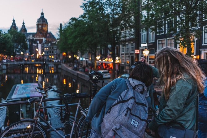 Amsterdam Night Photography Workshop with a Professional - Pacing in a Max of Five: Why the Workshop Feels Personal