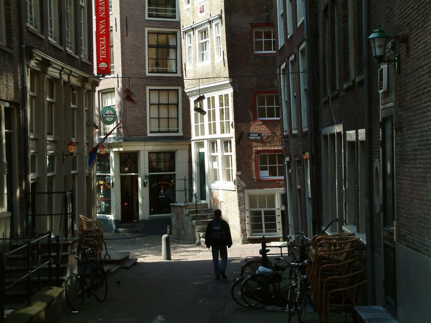 Amsterdam Old City Private Walking Tour - City Walls, Old Churches, and the Feeling of an Older Amsterdam