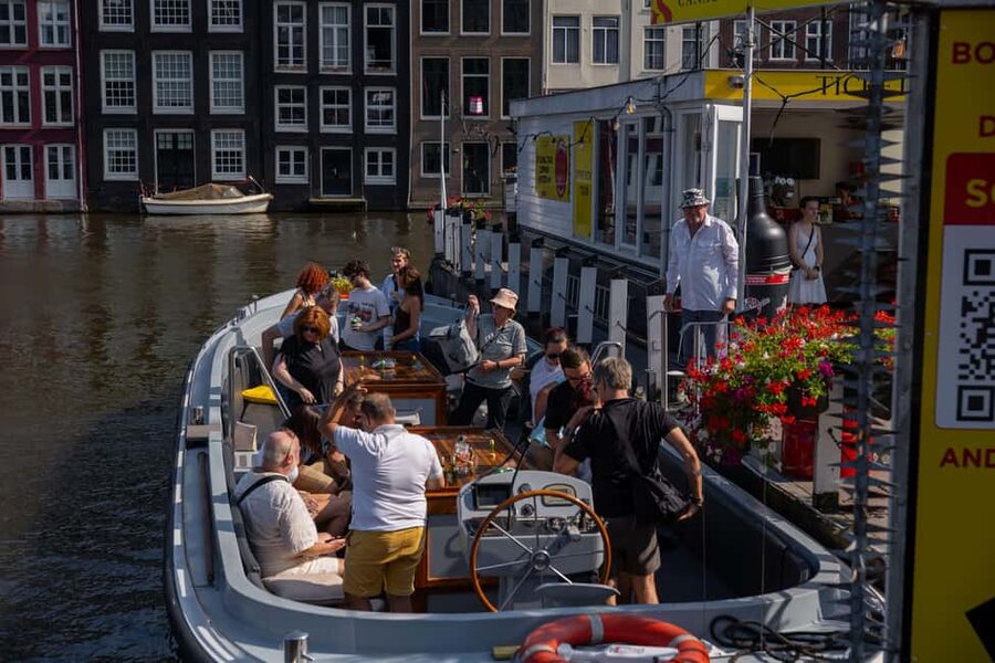 Amsterdam: Open Boat Canal Cruise (with Free Spritz Option) - Who this cruise suits best, and who may want a different style