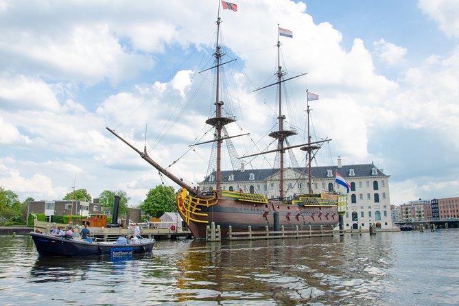 Amsterdam Open Boat Sightseeing Canal Cruise - Captain commentary: how to get more from the narration