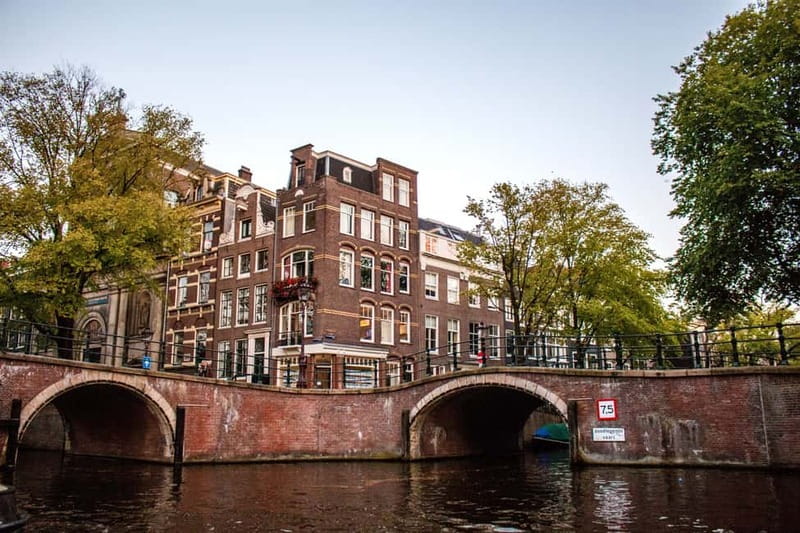 Amsterdam: Original Pizza Dinner Cruise + Unlimited Drinks - Value Check: Is 39 USD a Fair Deal?