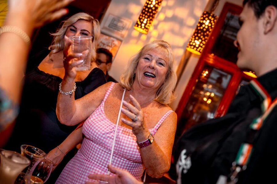 Amsterdam: Original Pub Crawl Party with VIP Entrance - Clothing rules and practical tips so you do not get turned away