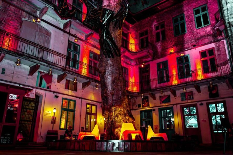 Amsterdam: Original Pub Crawl Party with VIP Entrance - What VIP skip-the-line entry changes in Amsterdam