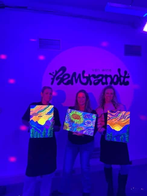 Amsterdam: Paint and Sip in the Dark at Rembrandt van Wine - Drinks included, and how the bottomless part affects the mood