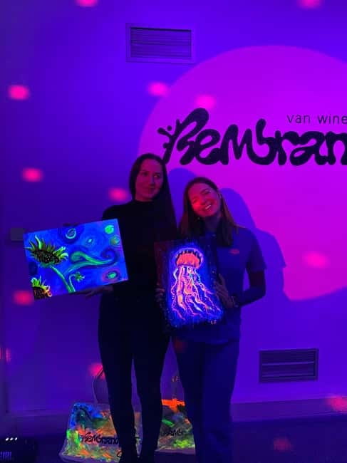 Amsterdam: Paint and Sip in the Dark at Rembrandt van Wine - Practical planning tips before you go