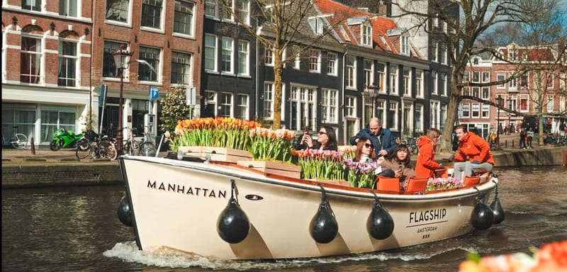 Amsterdam: Premium Tulip Boat Canal Tour - The Flower-Filled Boat: Lifelike Tulips for Better Photos