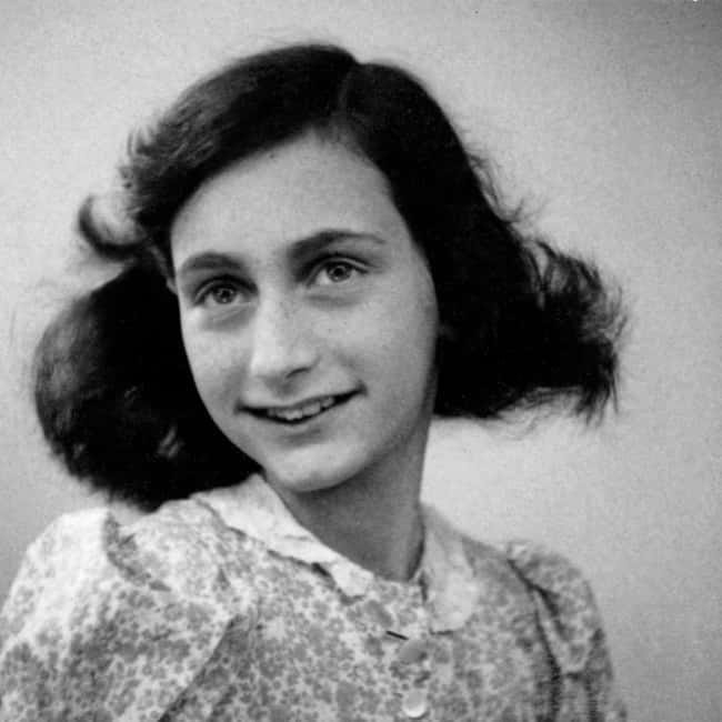 Amsterdam: Private Anne Frank and Jewish History Tour - Holocaust memorials: the National Holocaust Names Monument and Auschwitz Monument