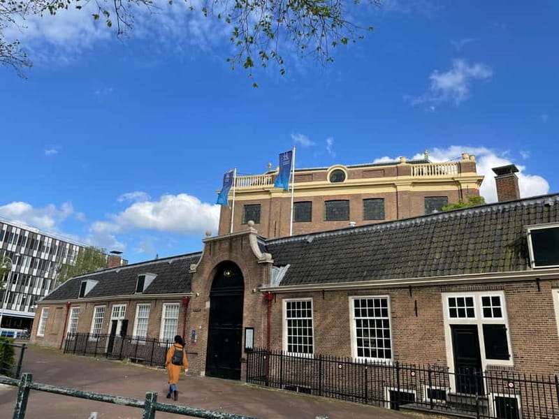 Amsterdam: Private Anne Frank and Jewish History Tour - From the Portuguese Synagogue to the docks: finding the story’s starting point