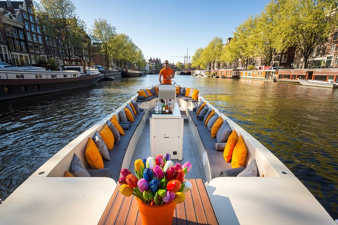 Amsterdam Private BBQ and Drinks Cruise With Onboard Chef - How the boat experience feels in real life