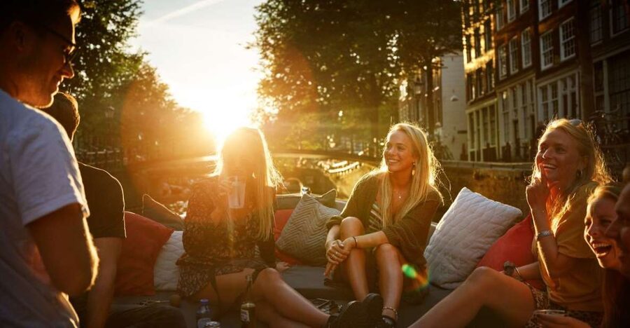 Amsterdam: Private BBQ Cruise with Personal Chef & Drinks - Should you book this Amsterdam private BBQ cruise?