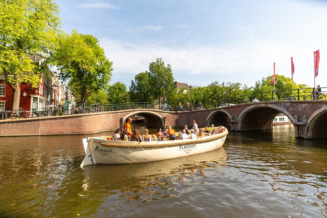 Amsterdam Private Boat Trip with Pizza and Unlimited Drinks - How the guide and skipper shape the ride (and what to ask of yourself)