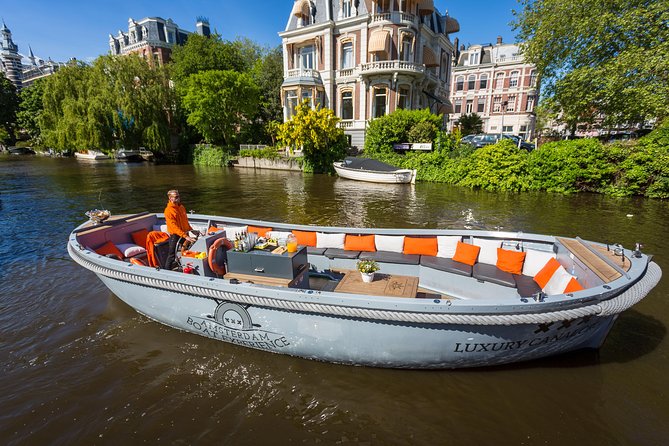 Amsterdam Private Boat Trip With Skipper, Burger and Beers - The green ship science stop, then Rembrandt van Rijn square