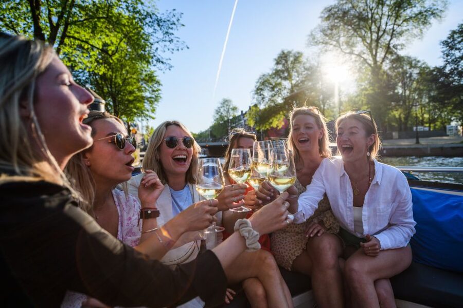 Amsterdam: Private Canal Booze Cruise with Unlimited Drinks - Prinsengracht and Herengracht: The Most Classic Canal Views