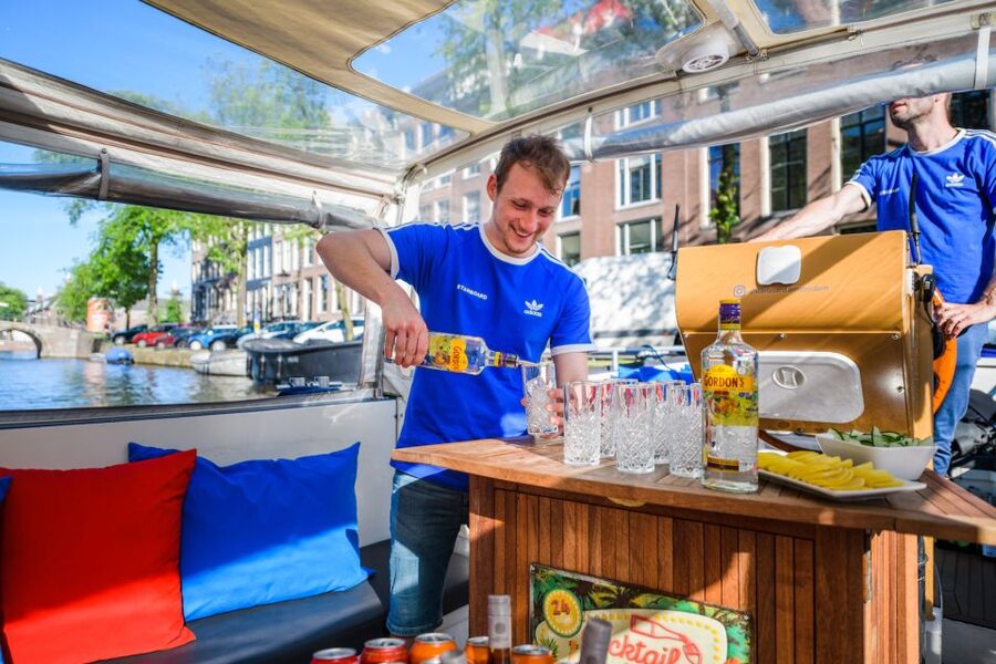 Amsterdam: Private Canal Booze Cruise with Unlimited Drinks - The Canals of Amsterdam Segment: How to Make the Most of Your Final Stretch